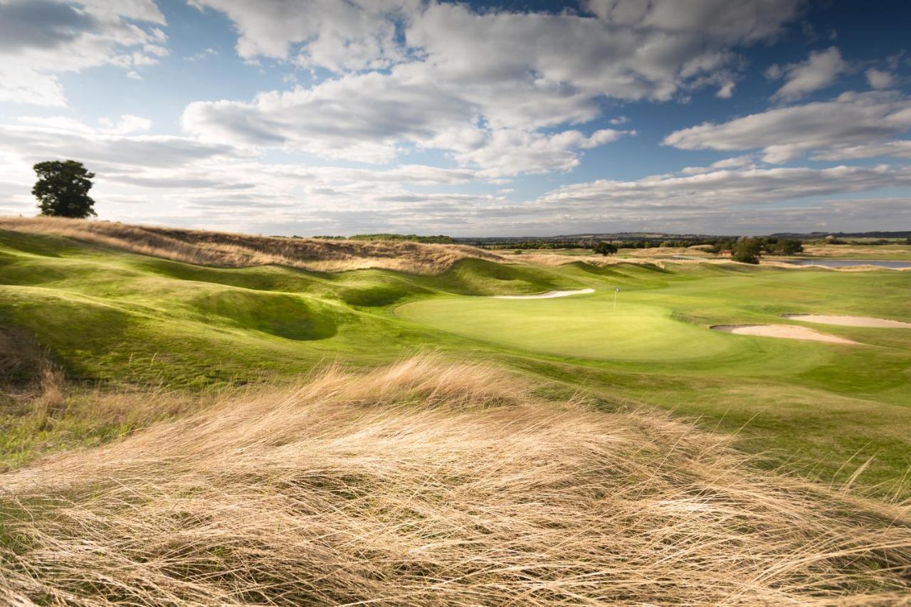 The Oxfordshire Golf & Spa Hotel Thame Esterno foto
