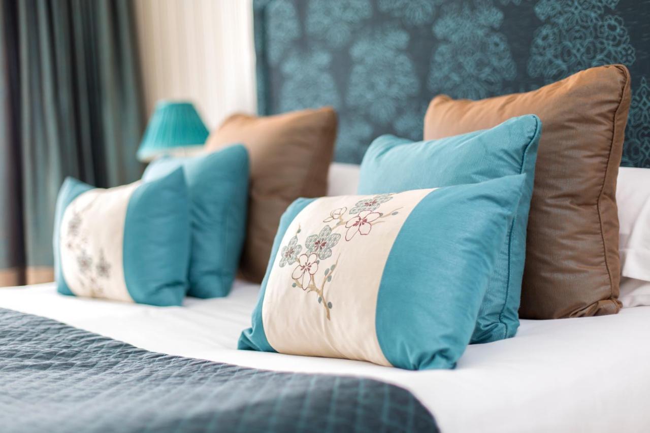 The Oxfordshire Golf & Spa Hotel Thame Esterno foto
