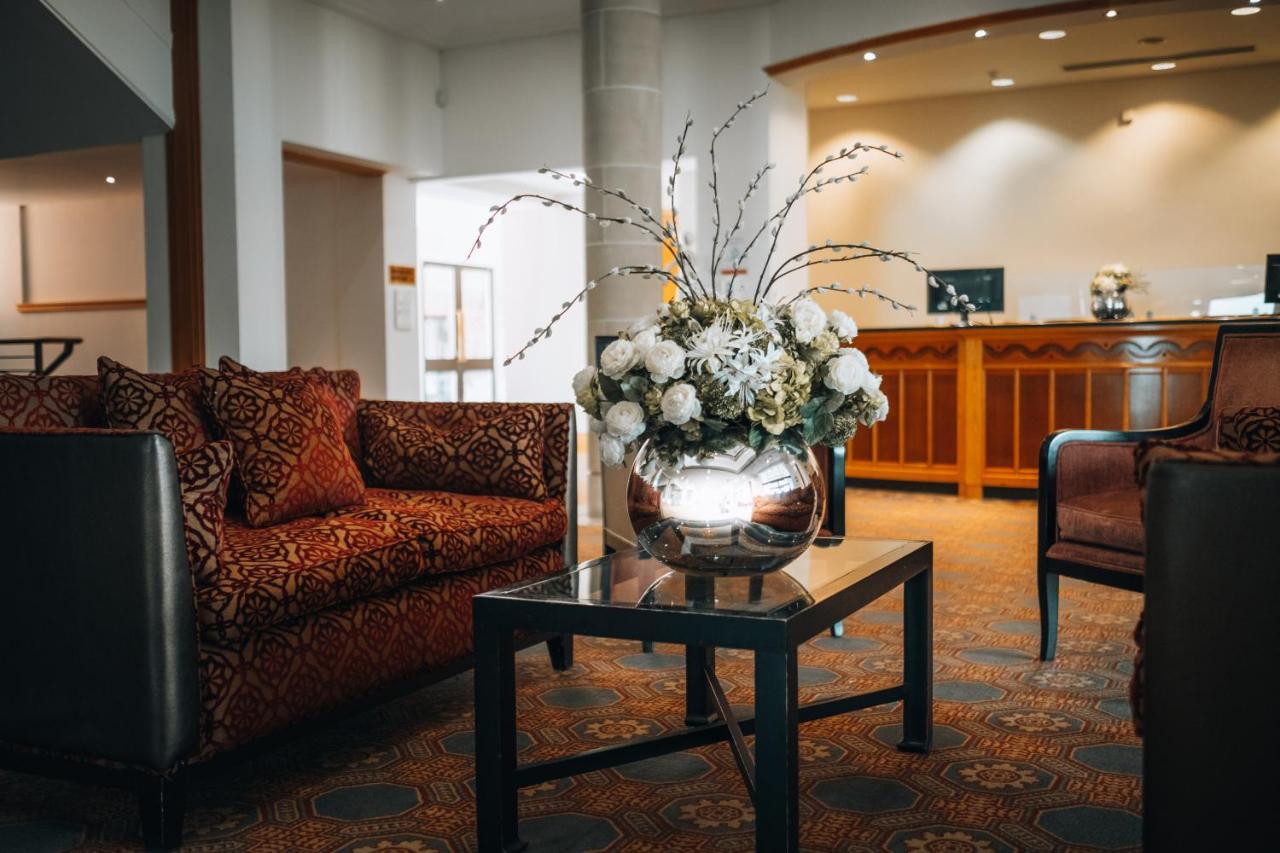 The Oxfordshire Golf & Spa Hotel Thame Esterno foto
