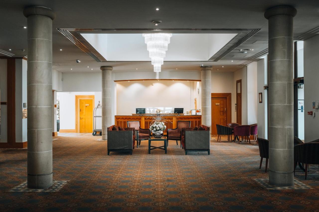 The Oxfordshire Golf & Spa Hotel Thame Esterno foto