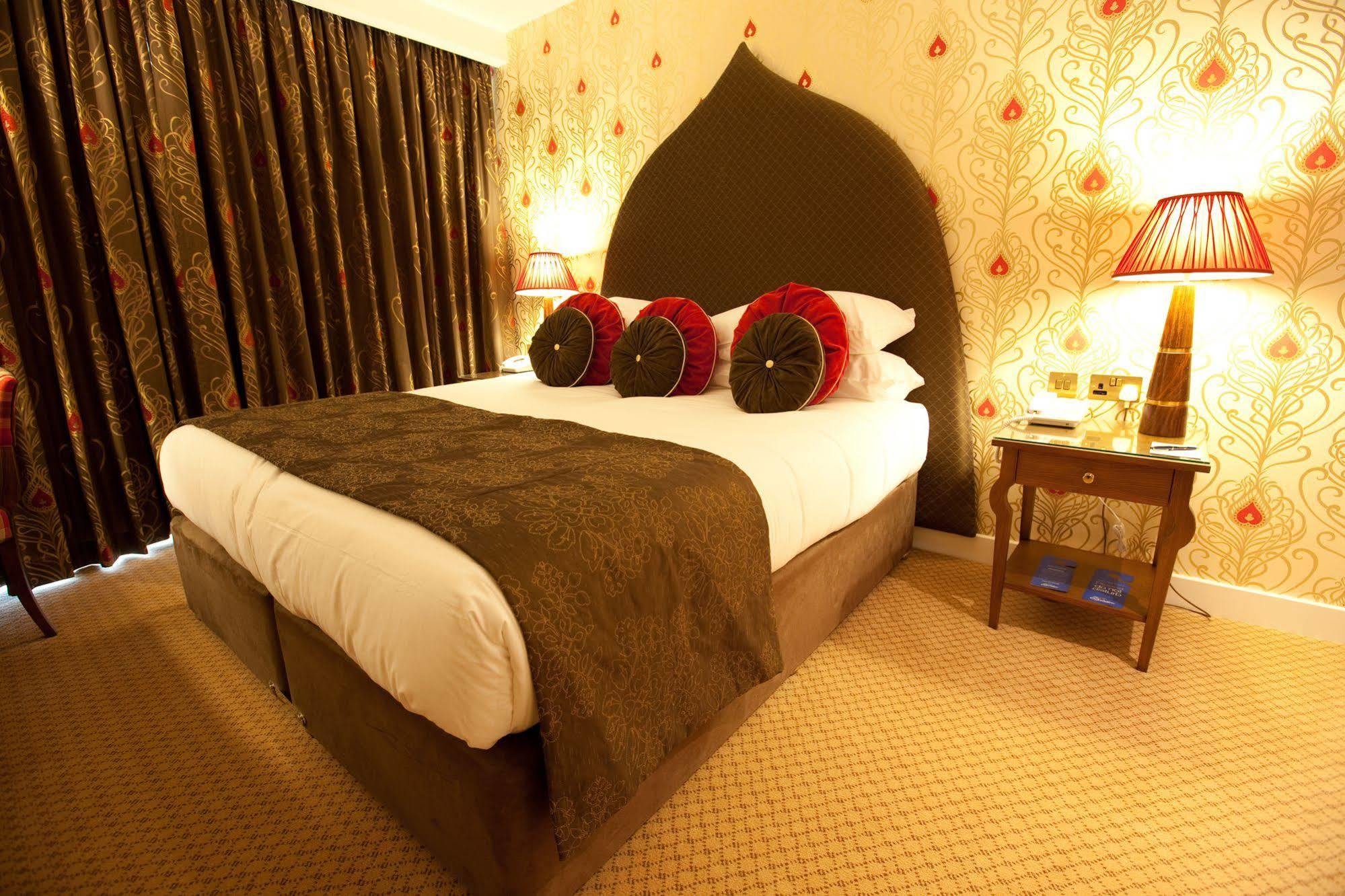 The Oxfordshire Golf & Spa Hotel Thame Esterno foto