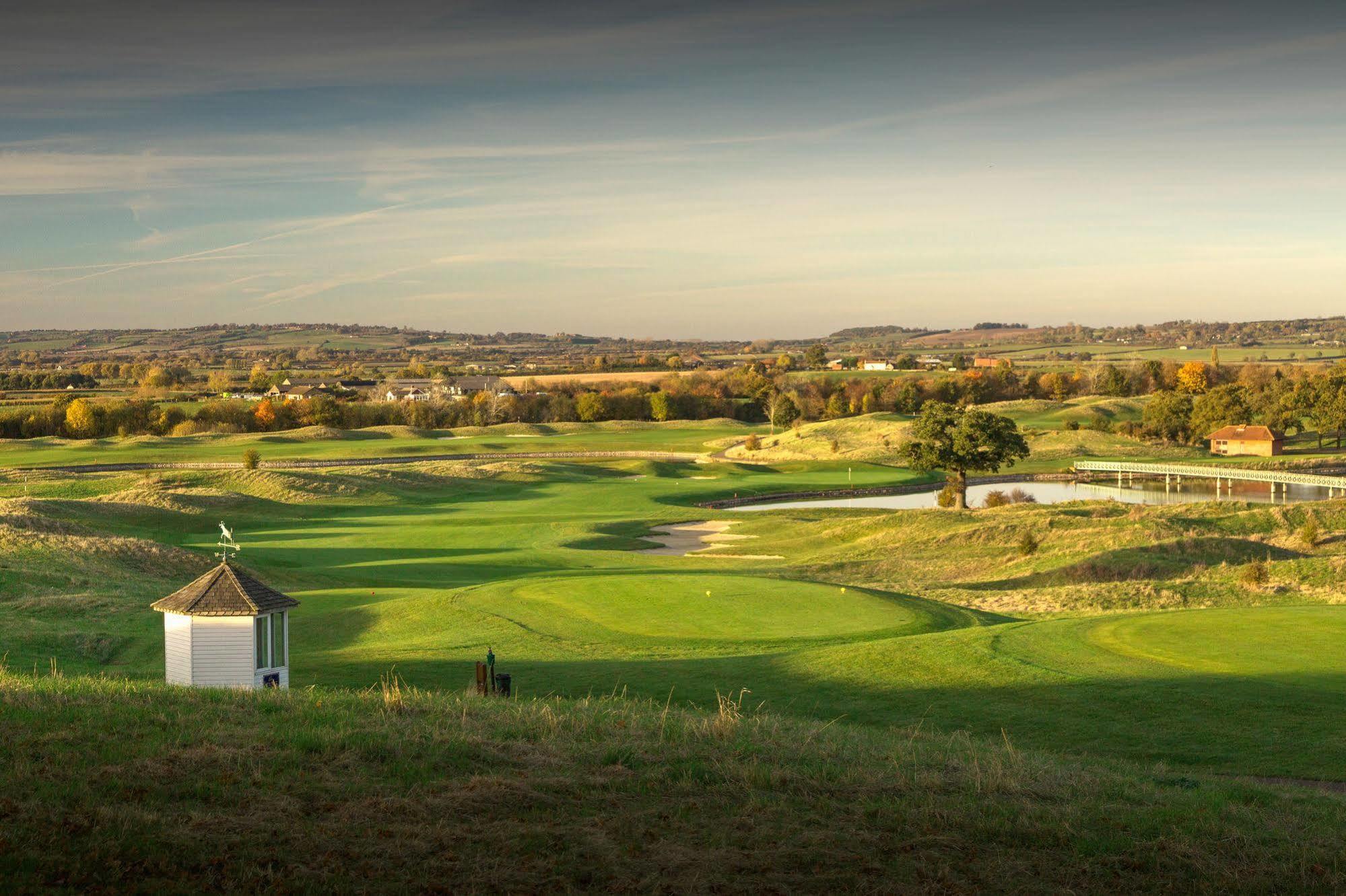 The Oxfordshire Golf & Spa Hotel Thame Esterno foto